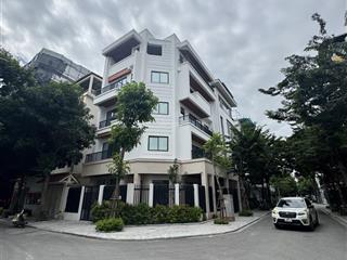 Chủ định cư nước ngoài bán  biệt thự vinhomes riverside  3 thoáng  180m2  mt 15m  59,9 tỷ