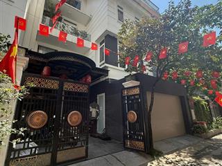 Siêu phẩm nhà đẹp, 30m ra lê văn lương mặt tiền 9m vỉa hè 3 ô tô tránh, 110m2  chỉ 39 tỷ