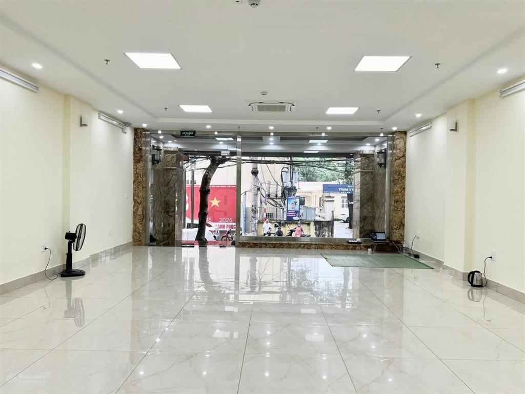 Toà vp mặt phố trần thái tông vỉa hè rộng 3m 7 tầng có hầm dòng tiền 1.5 tỷ/ năm 100m2 mt6m 62 ty