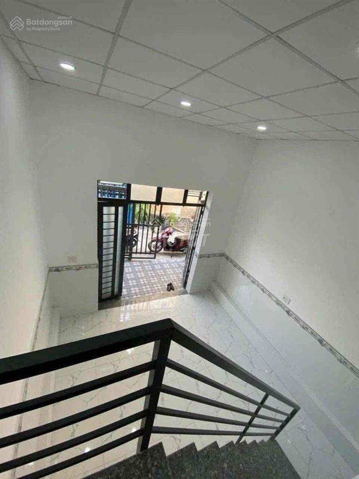 Cần tiền ra hàng gấp cho căn nhà ở nguyễn thị tần q8 1t1l shr hẻm xe hơi gần chợ rạch ông