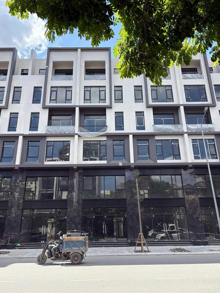 Shophouse 7 tầng mặt phố q.ngô quyền  hải phòng sổ đỏ lâu dài  kinh doanh 24/7 giáp 10 tòa cc