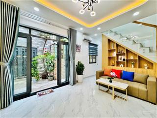 Bán nhà sát quận 1  ngang 10m  sát hẻm ô tô  3 pn  nhỉnh 5 tỷ