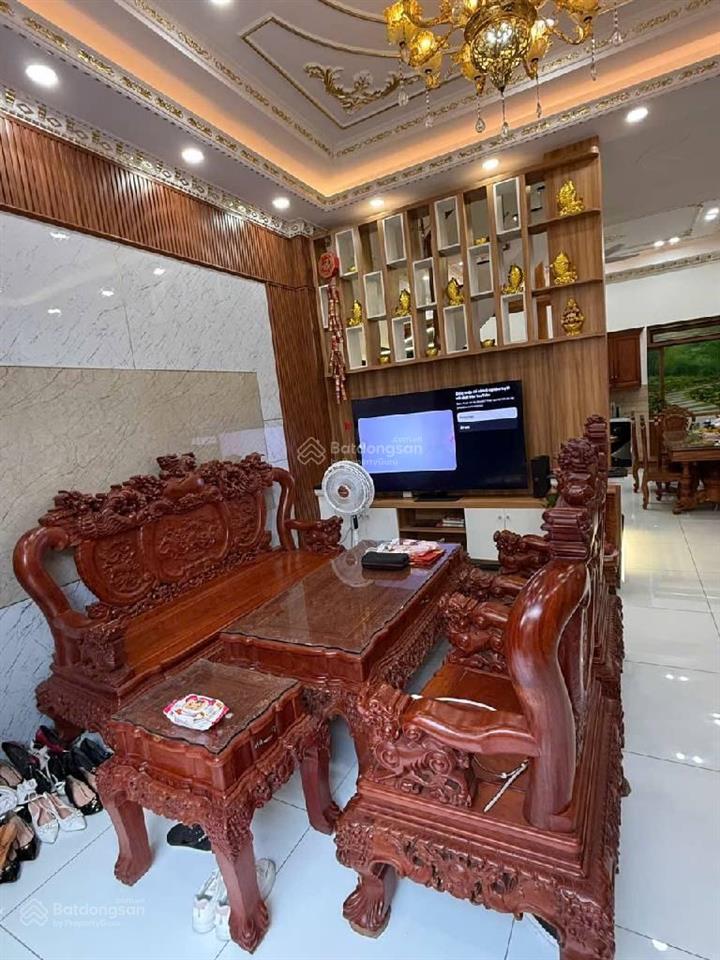 Biệt thự khu bông sao q8 ngang khủng 5,6m