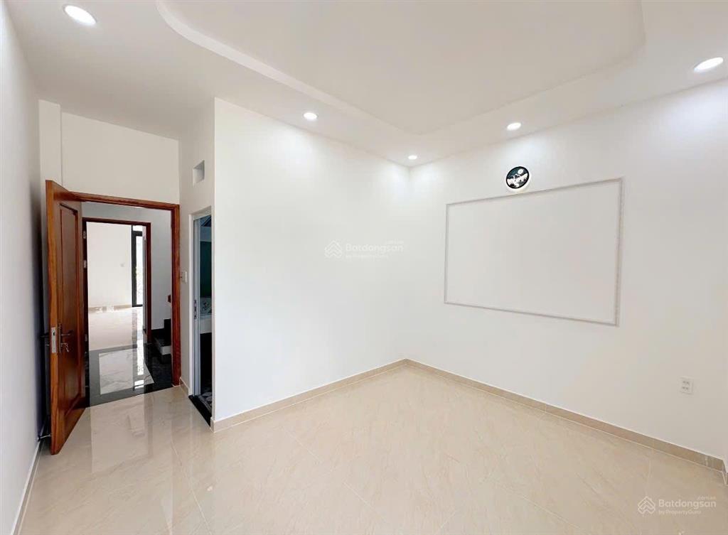 Bán nhà mặt phố tại bình trị đông b, 6,2 tỷ, 250m2, 5pn, 4wc, uy tín, hot