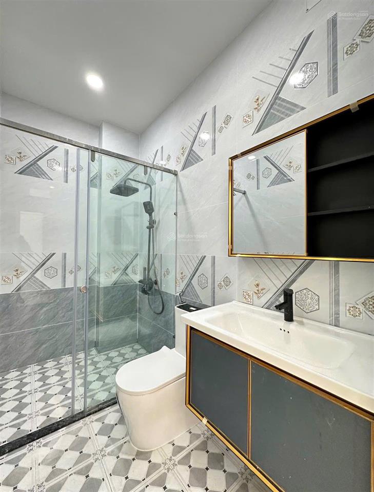 Bán nhà mặt phố tại bình trị đông b, 6,2 tỷ, 250m2, 5pn, 4wc, uy tín, hot