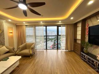 Chính chủ bán căn hộ chung cư toà 18t1 trung hoà nhân chính dt 120m2, 3 pn, tầng đẹp, view thoáng