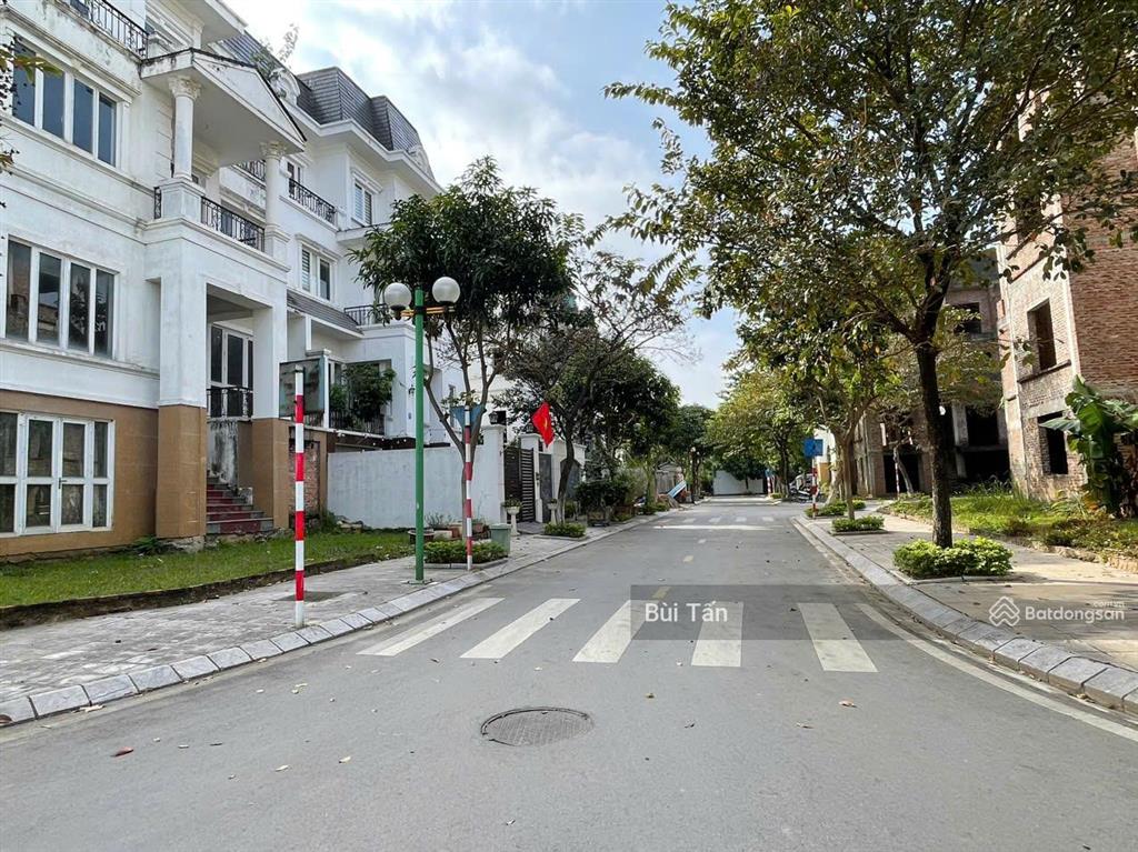 Bql khu đô thị lideco bán căn biệt thự đơn lập dt 250m2 x mt 18m lô góc 2 thoáng, vị trí đẹp gần hồ