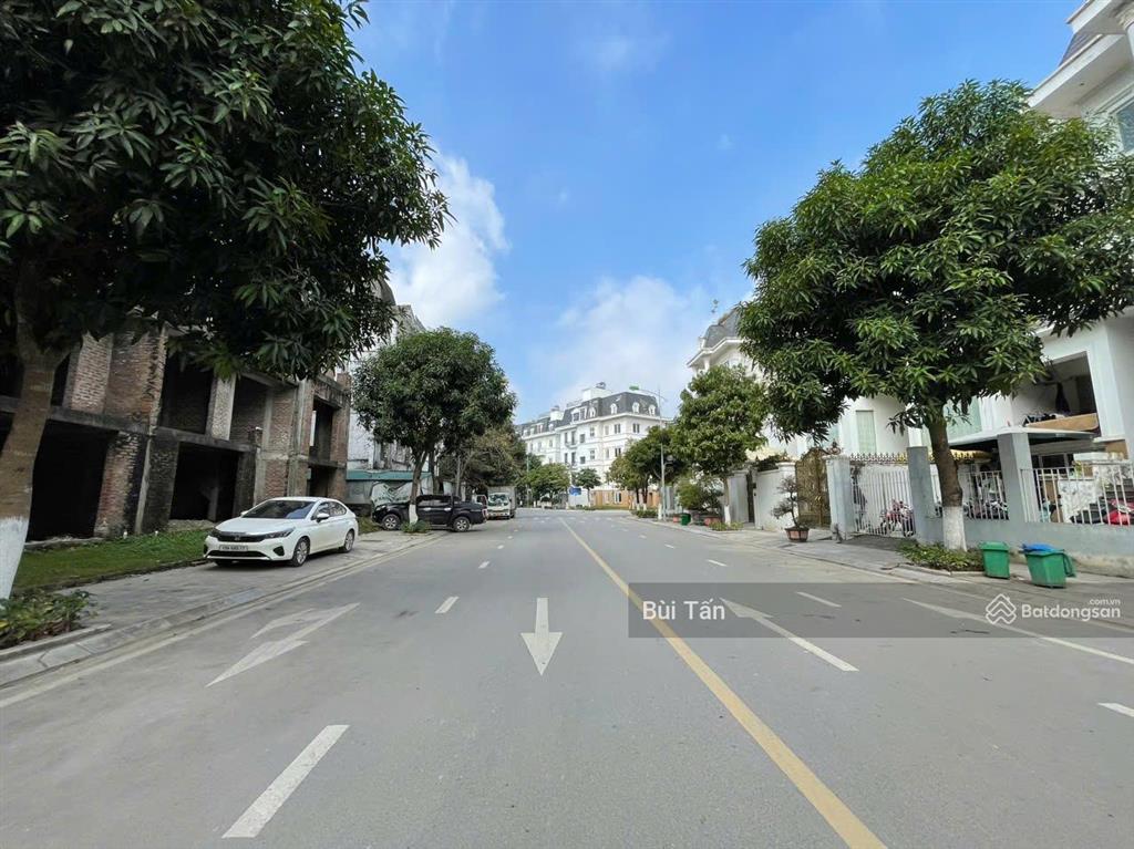 Bql khu đô thị lideco bán căn biệt thự đơn lập dt 250m2 x mt 18m lô góc 2 thoáng, vị trí đẹp gần hồ