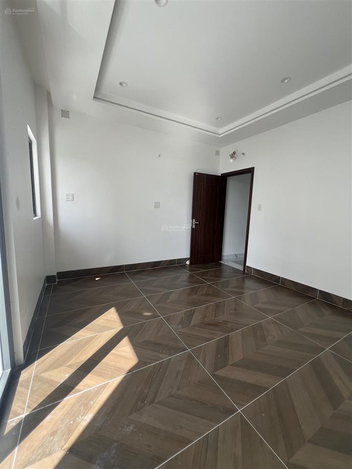 Bán nhà 3 tầng mới 100% 3,85 tỷ kdc long hậu gần khu đô thị t&t millenia city  gần lê văn lương