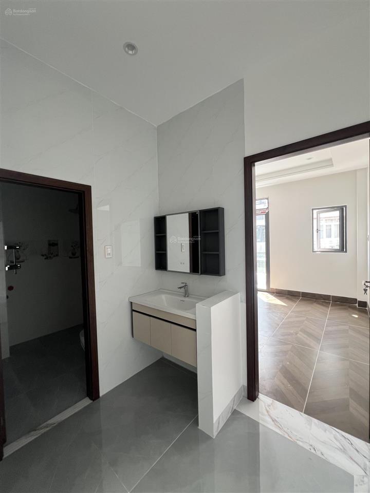 Bán nhà 3 tầng mới 100% 3,85 tỷ kdc long hậu gần khu đô thị t&t millenia city  gần lê văn lương