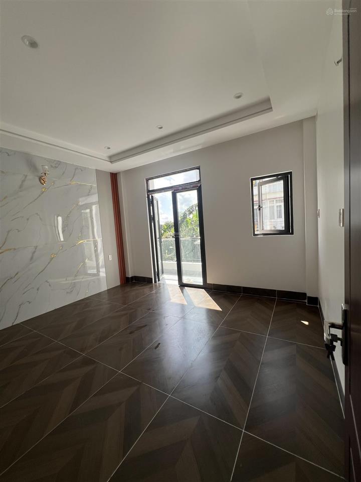 Bán nhà 3 tầng mới 100% 3,85 tỷ kdc long hậu gần khu đô thị t&t millenia city  gần lê văn lương