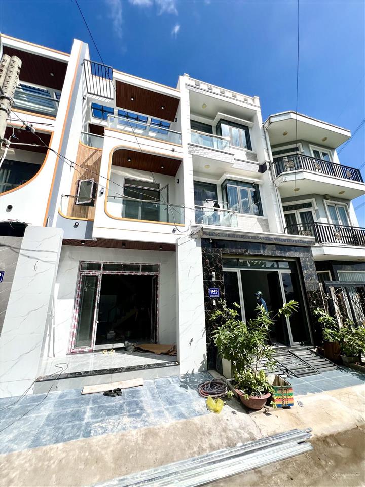 Bán nhà 3 tầng mới 100% 3,85 tỷ kdc long hậu gần khu đô thị t&t millenia city  gần lê văn lương