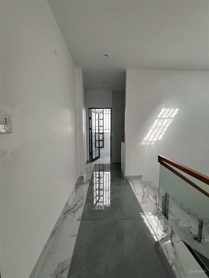 Bán nhà 3 tầng mới 100% 3,85 tỷ kdc long hậu gần khu đô thị t&t millenia city  gần lê văn lương