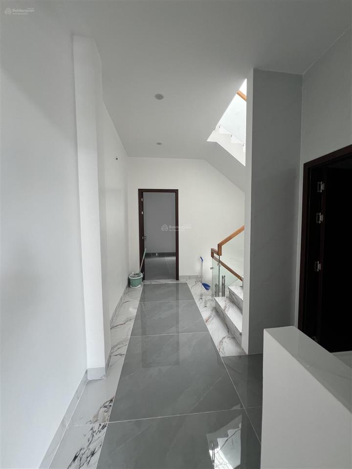 Bán nhà 3 tầng mới 100% 3,85 tỷ kdc long hậu gần khu đô thị t&t millenia city  gần lê văn lương