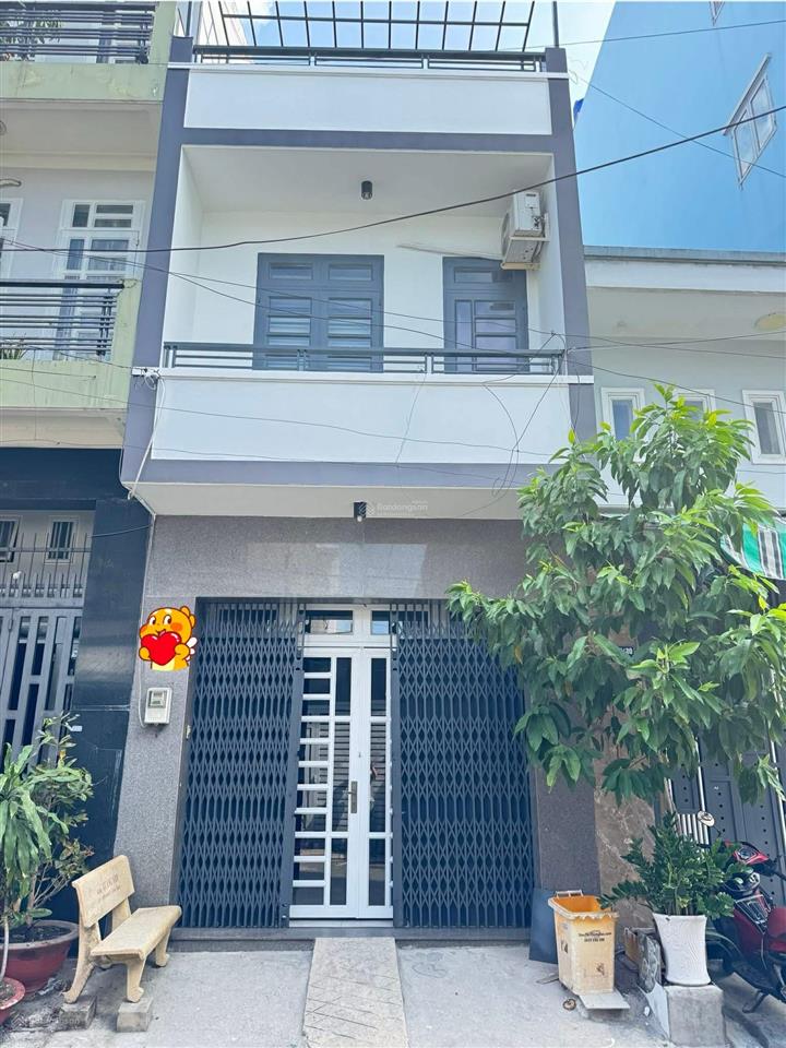 Nhà diện tích cực khủng 72m2 nằm ngay quận 4  hxh  giá cực mềm 4 ty 890  shr sang tên ngay