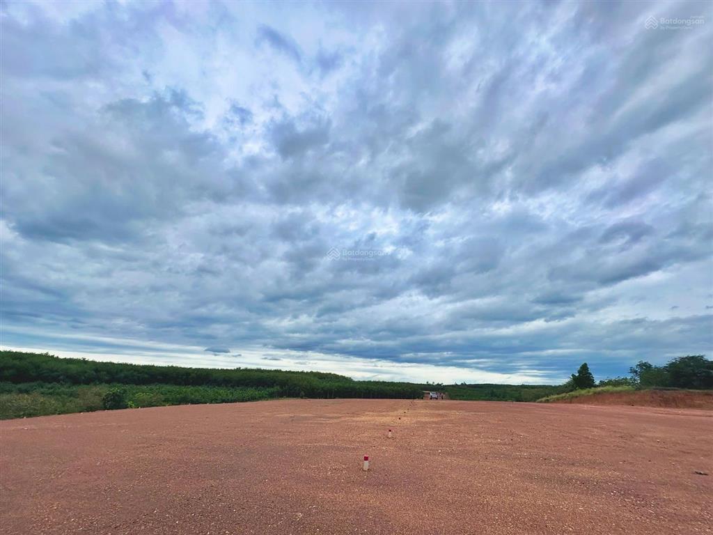 Bán đất tại mặt tiền xuyên tâm 32m, đồng phú, 650tr, 200m2(5x40) có 50m2 thổ cư, sổ hồng riêng