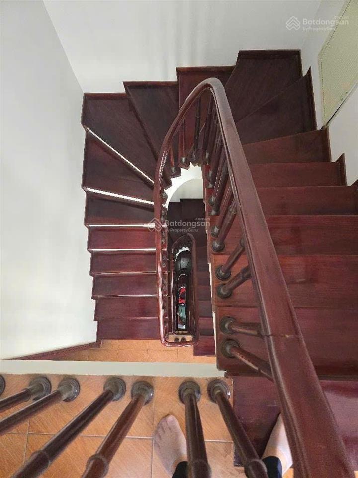 Cần trả nợ gấp nên bán nhà hơn 52m2 nhà 3 tầng dân xây đức giang hoài đức