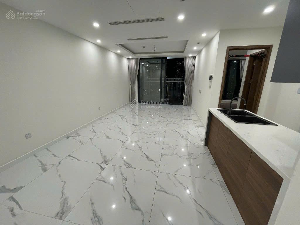 Cần bán căn 3 ngủ/100m2 2 ban công sunshine city, hướng mát view nội khu, có sổ. 0966 286 ***