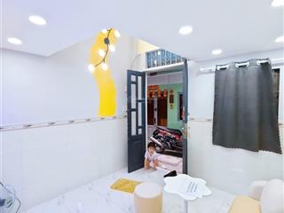 Nhà mới vào ở ngay , sau căn mặt tiền hẻm xe hơi tránh cách 10m