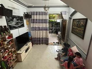 Nhà 60m2, 2 tầng ,ngay đầm sen, 3pn , gần lũy bán bích, giá chỉ 5 tỷ 250