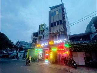 Nhà mặt tiền, kinh doanh ks, nguồn thu tốt, 26 phòng, giáp q11, khu sầm uất, doanh thu 2 tỷ 4 / năm