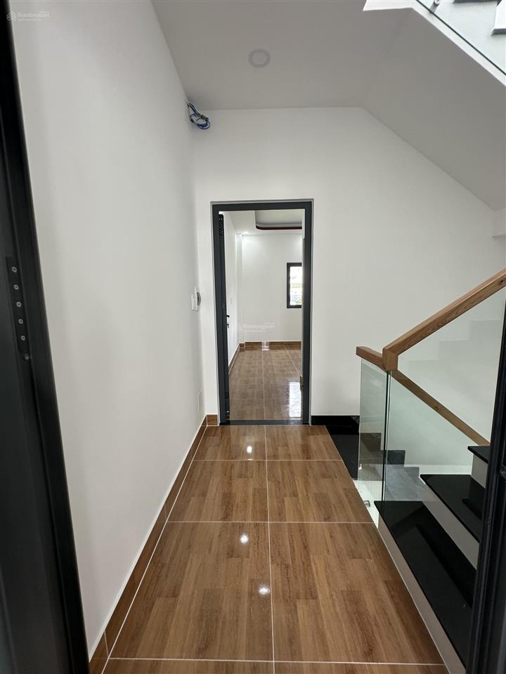 Bán nhà mới xây phường long phước