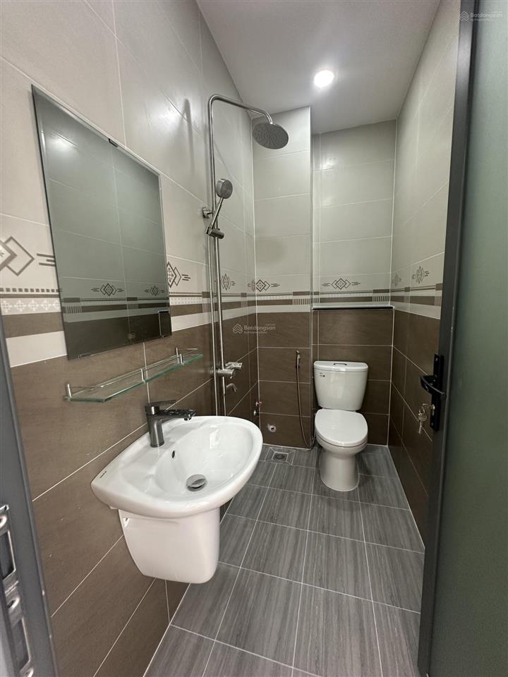 Bán nhà mới xây phường long phước