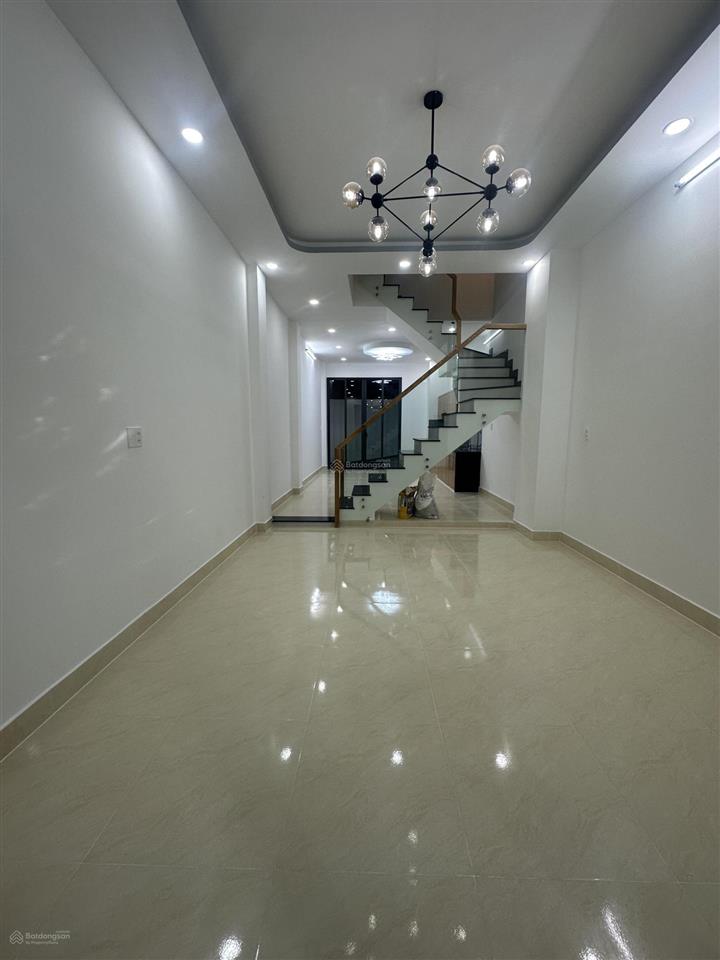 Bán nhà mới xây phường long phước