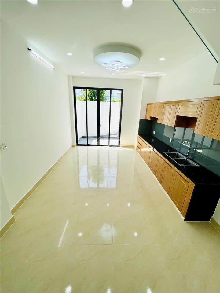 Bán nhà mới xây phường long phước