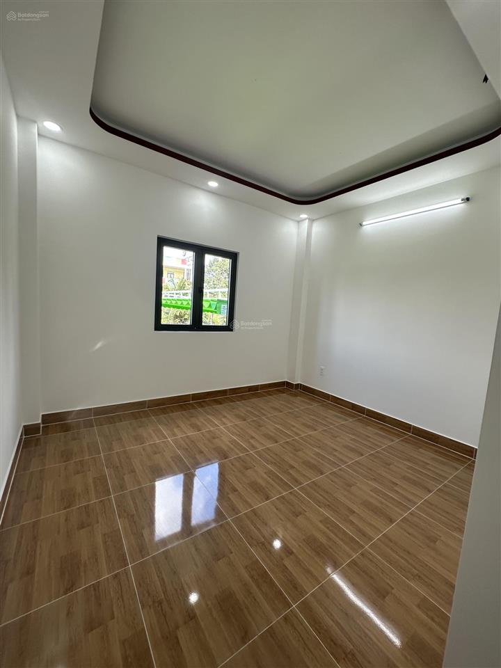 Bán nhà mới xây phường long phước