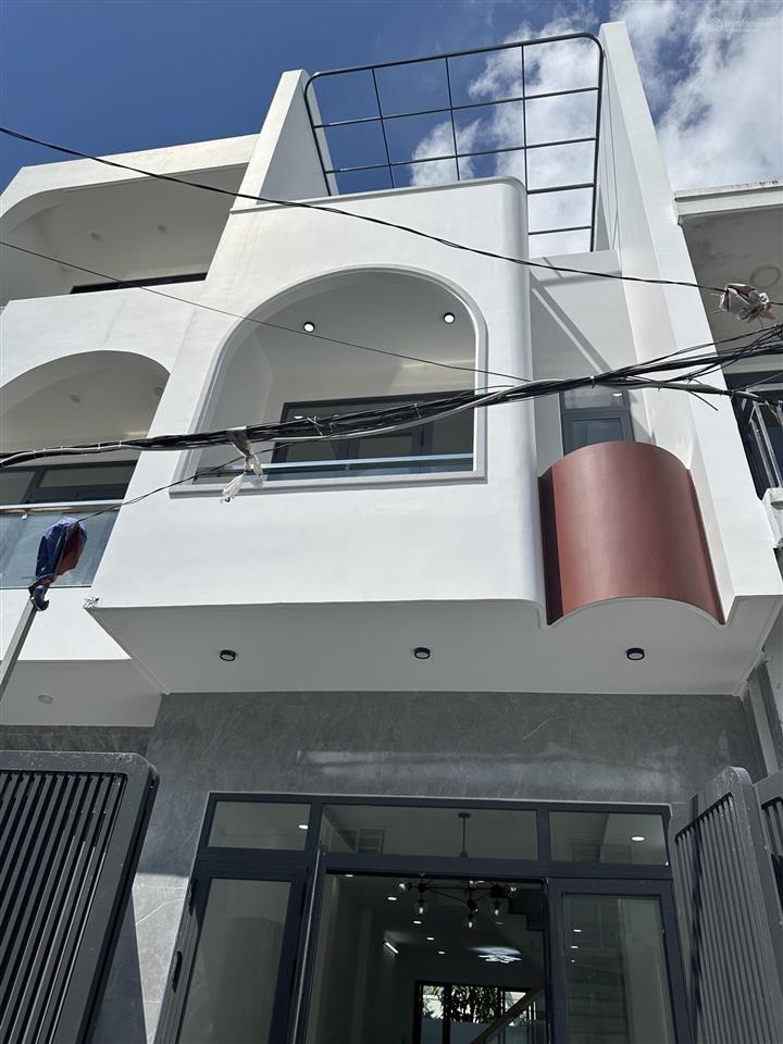 Bán nhà mới xây phường long phước