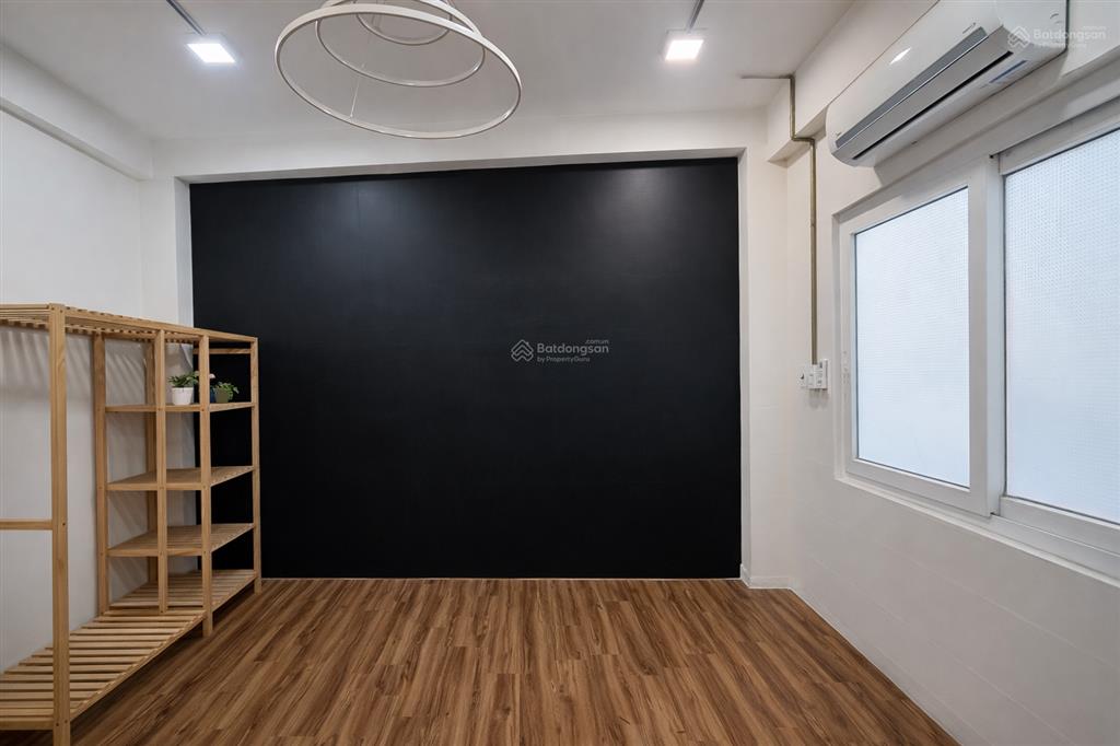 Trung tâm q10  10 mét ra mt đường 3/2  31m2 4 tầng  đối diện rạp hòa bình