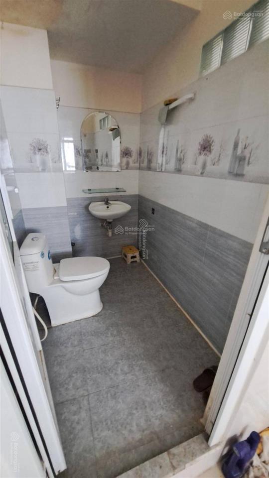 Trung tâm q10  10 mét ra mt đường 3/2  31m2 4 tầng  đối diện rạp hòa bình