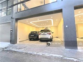 Cách một nhà ra mặt phố ngọc lâm 55m xây 8 tầng thang máy  gara 2 oto kèm khu vườn vip