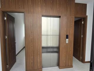 Chính chủ bán nhà phố lô góc siêu hiếm nguyễn thái học ba đình full nội thất đẹp  6 tầng thang máy