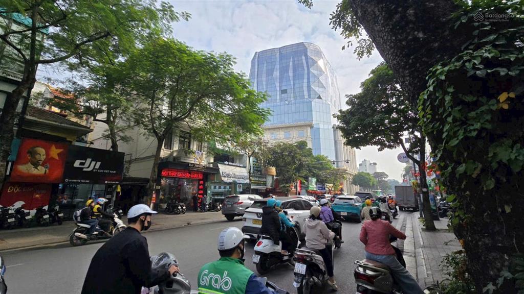 Chính chủ bán nhà phố lô góc siêu hiếm nguyễn thái học ba đình full nội thất đẹp  6 tầng thang máy