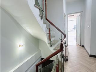 Nhà mặt phố bạch mai, nở hậu, đang kd tốt