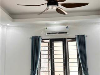 Nhà mới ở ngay đường ỷ la dương nội hà đông. 5 tầng*30m2 cực kỳ thoáng mát giá 5,4tỷ