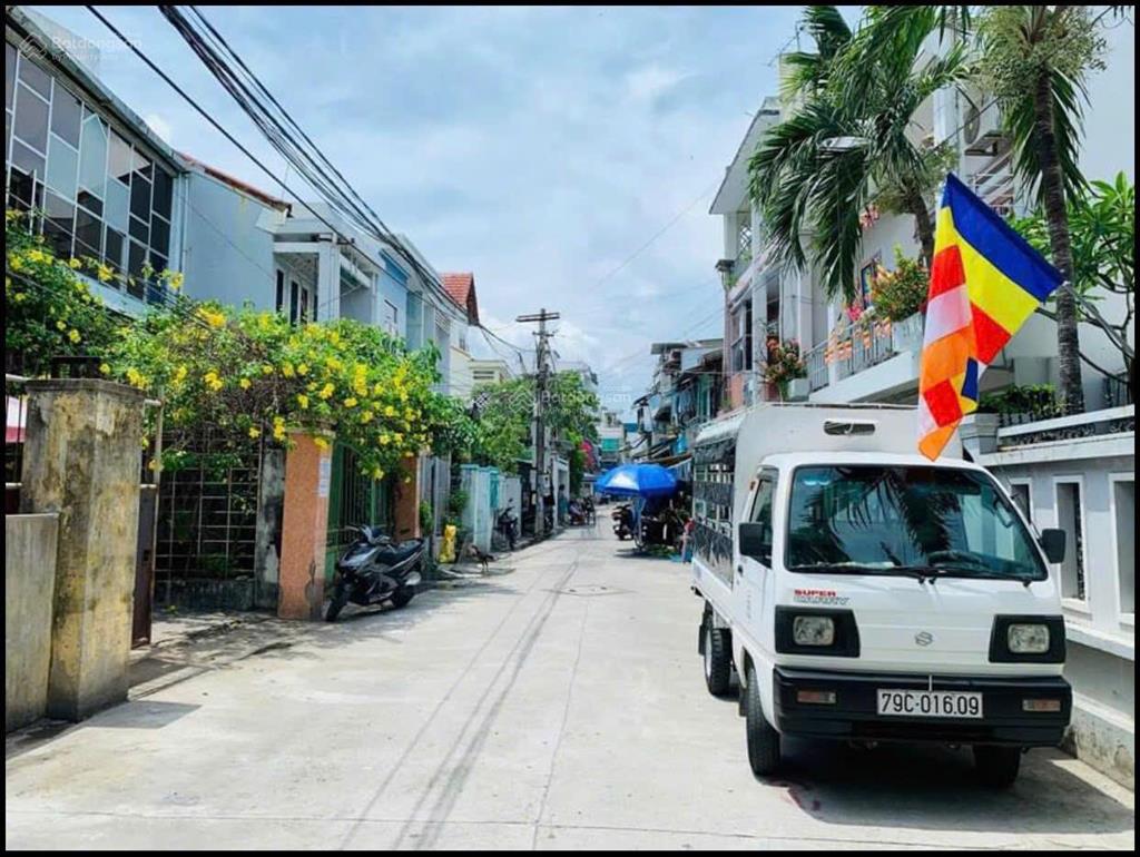 Bán nhà ngay tttp nha trang hẻm xe hơi thông 2 đầu đường phật học dt 100,3m2 nở hậu, giá 6,7 tỷ tl