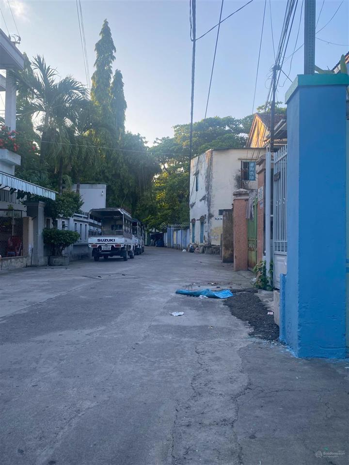 Bán nhà ngay tttp nha trang hẻm xe hơi thông 2 đầu đường phật học dt 100,3m2 nở hậu, giá 6,7 tỷ tl