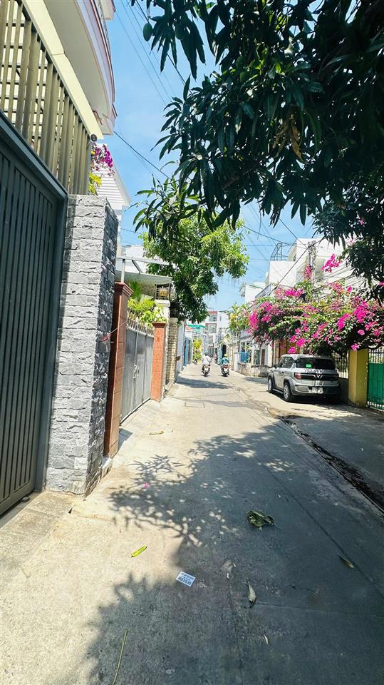 Bán nhà 3 tầng đẹp sổ hoàn công gần biển đường trần thị tính, dt 89,6m2 nở hậu, giá 7,8 tỷ