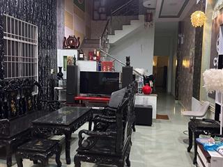 Bán đất tặng nhà 3 tầng mặt tiền phương sài, vị trí vàng, khu kinh doanh sầm uất, gần biển, 8 tỷ tl