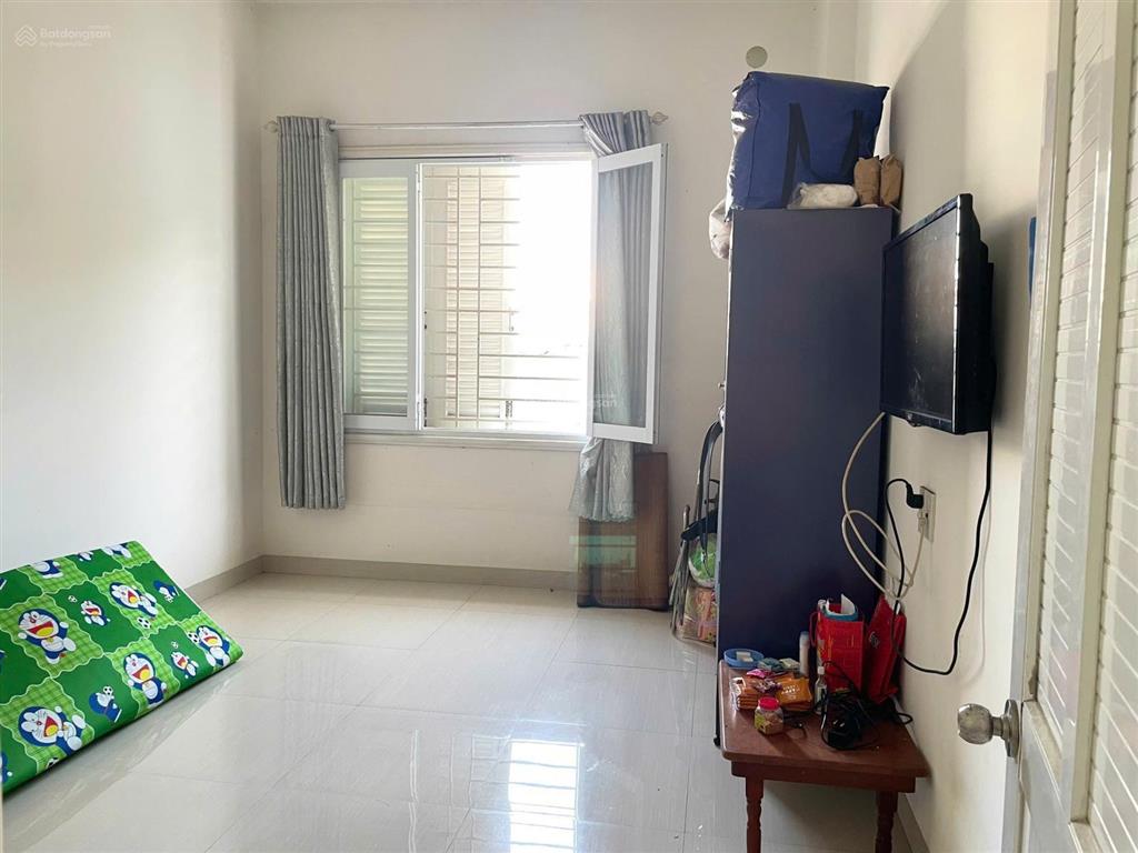 Bán nhà đẹp 2 mặt tiền ô tô kèm nhà trọ cho thuê.
sát cầu hộ phường ngọc hiệp, giá 6,3 tỷ tl