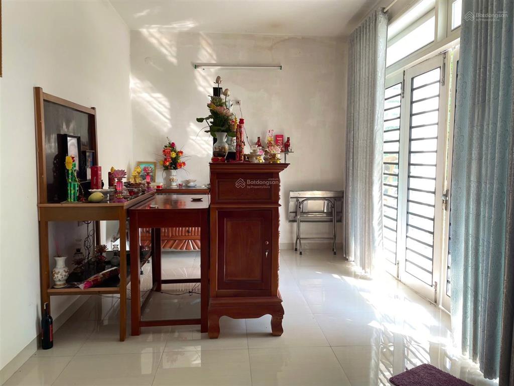 Bán nhà đẹp 2 mặt tiền ô tô kèm nhà trọ cho thuê.
sát cầu hộ phường ngọc hiệp, giá 6,3 tỷ tl