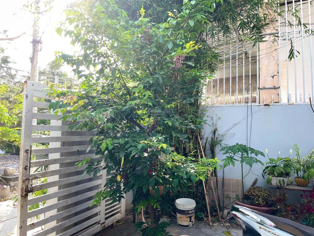 Bán nhà đẹp 2 mặt tiền ô tô kèm nhà trọ cho thuê.
sát cầu hộ phường ngọc hiệp, giá 6,3 tỷ tl