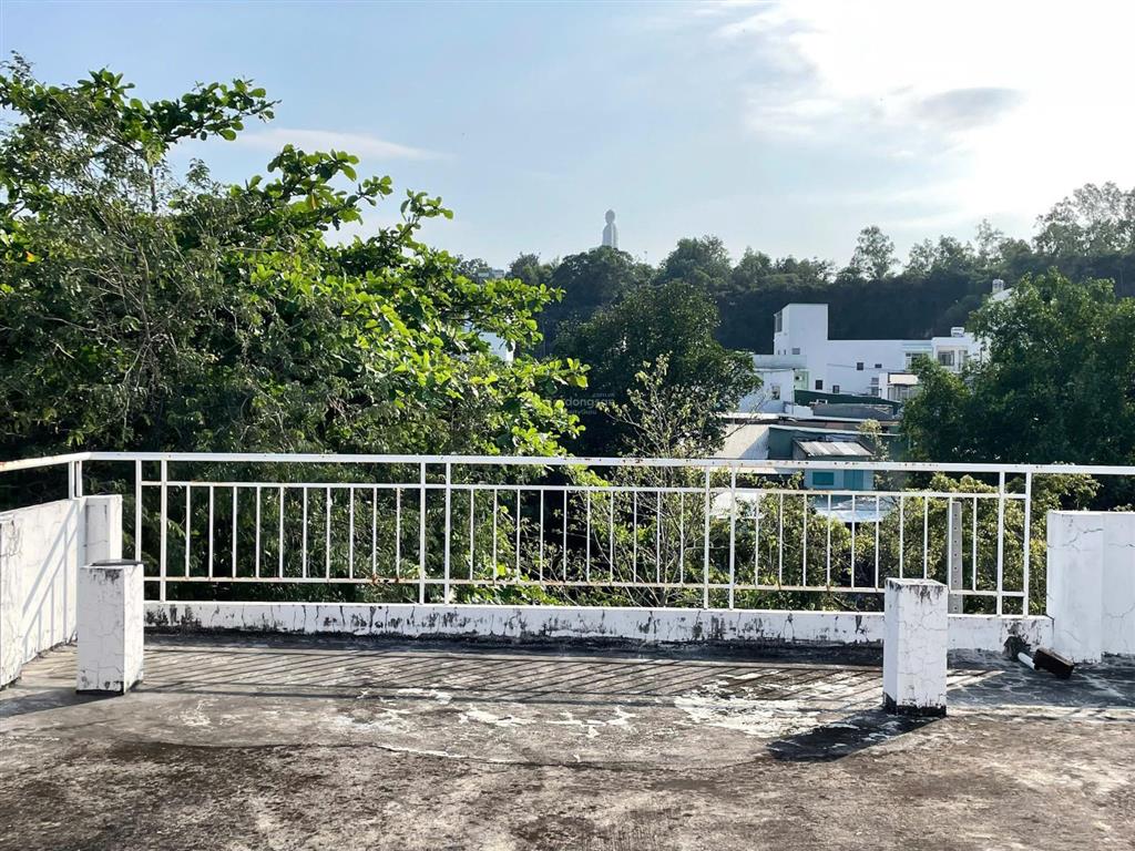 Bán nhà đẹp 2 mặt tiền ô tô kèm nhà trọ cho thuê.
sát cầu hộ phường ngọc hiệp, giá 6,3 tỷ tl