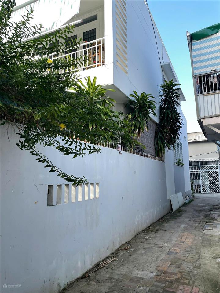 Bán nhà đẹp 2 mặt tiền ô tô kèm nhà trọ cho thuê.
sát cầu hộ phường ngọc hiệp, giá 6,3 tỷ tl