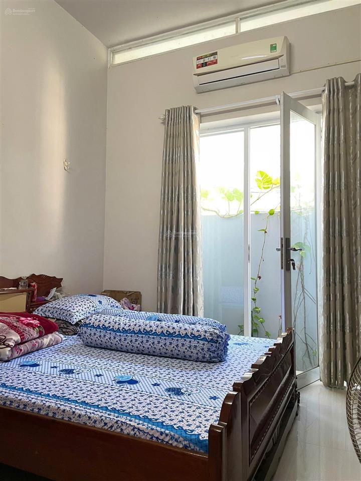 Bán nhà đẹp 2 mặt tiền ô tô kèm nhà trọ cho thuê.
sát cầu hộ phường ngọc hiệp, giá 6,3 tỷ tl