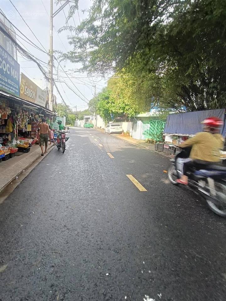 Nhà mặt tiền lê thị hồng gấm ngang khủng dài khủng 6.2 x 27m trung tâm thị trấn hóc môn