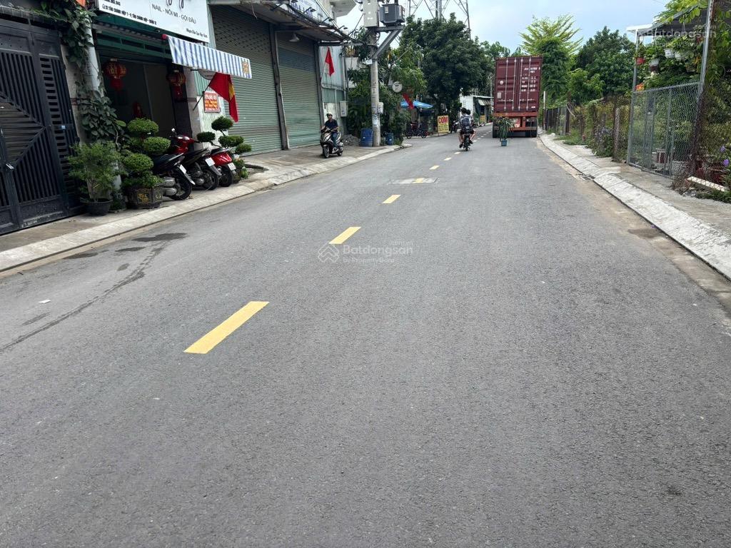 Nhà mặt tiền lê thị hồng gấm ngang khủng dài khủng 6.2 x 27m trung tâm thị trấn hóc môn